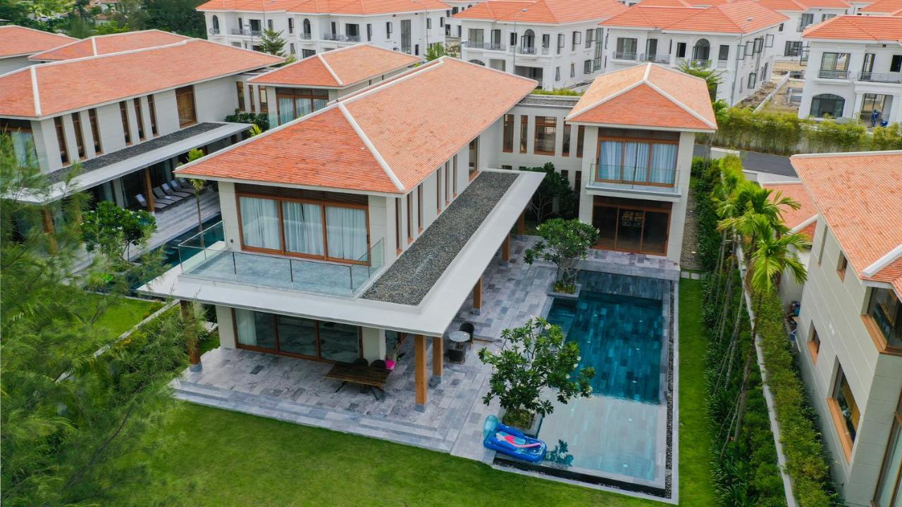 Deluxe Beach Villas By Danatrip Da Nang Eksteriør billede