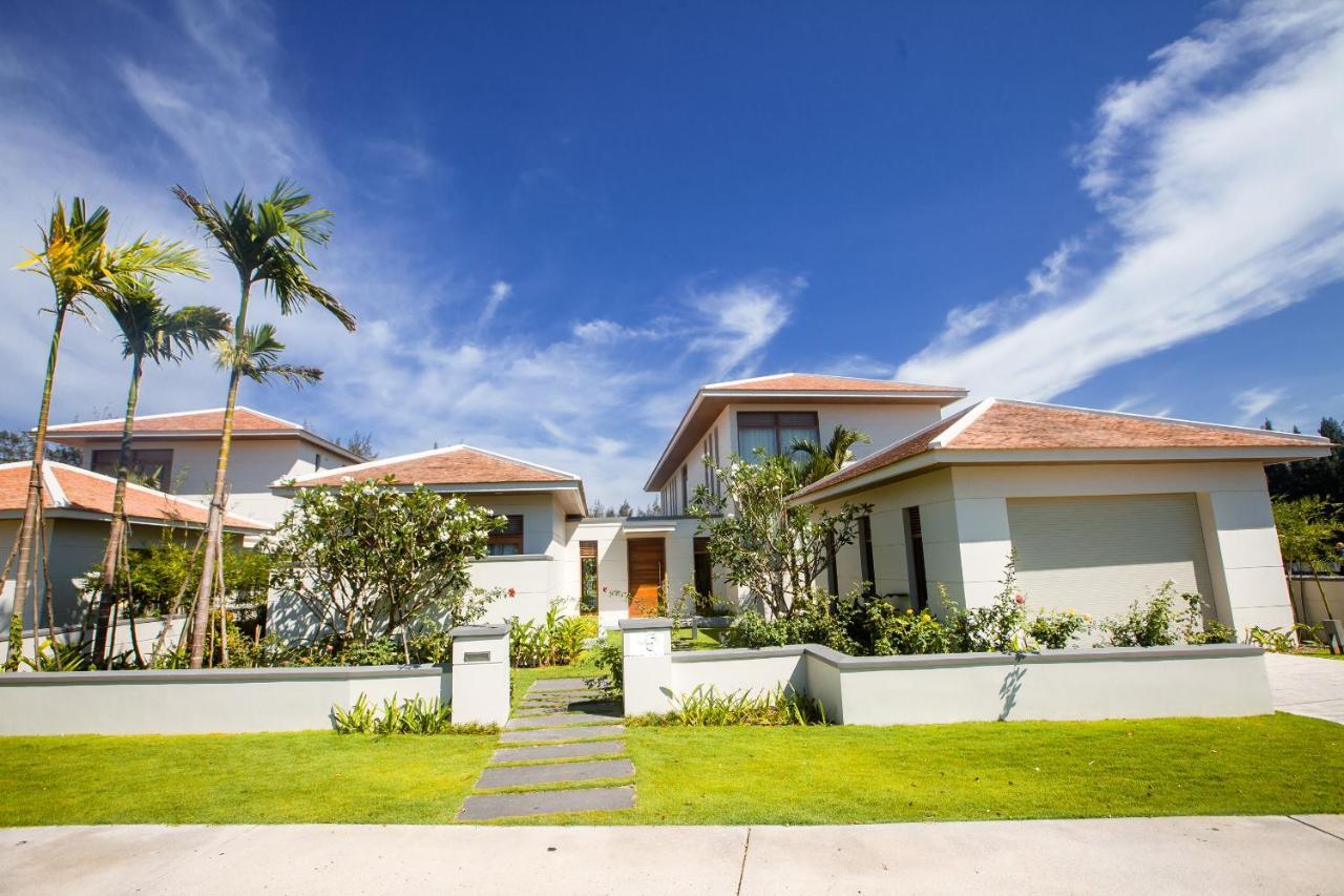 Deluxe Beach Villas By Danatrip Da Nang Eksteriør billede